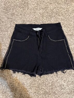 DAVI & DANI Black Studded Frayed Hem Jean Shorts